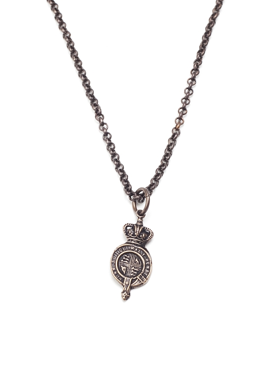 The Queens Seal Necklace